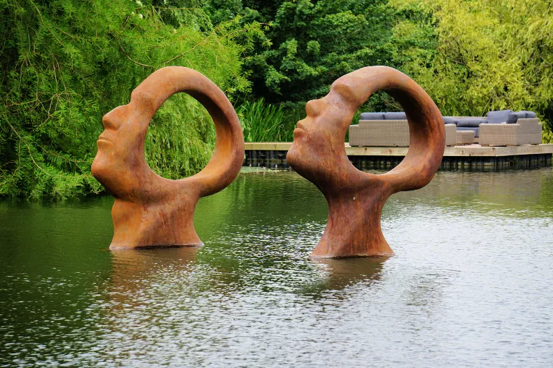 Dorchester & Sculpture By The Lakes